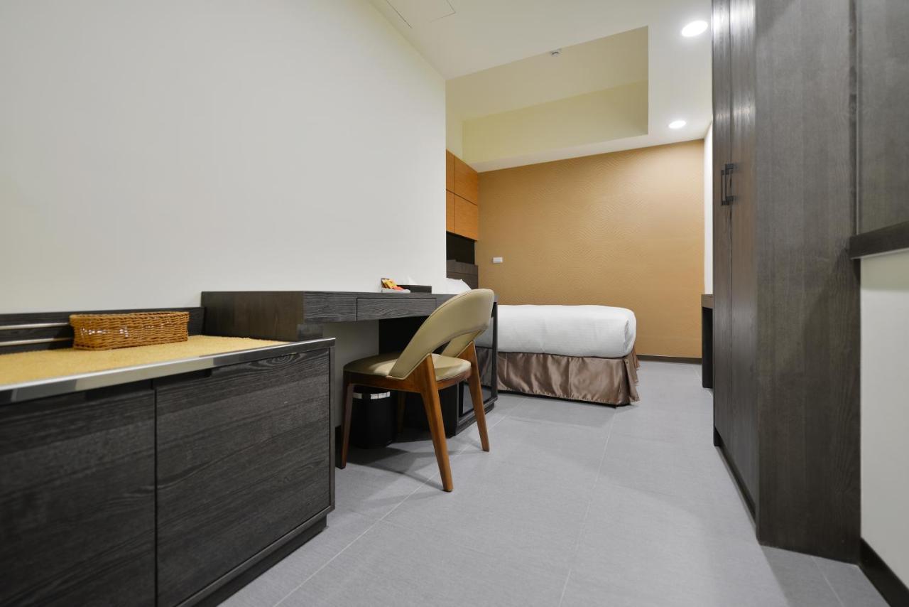 San Juan Easy Stay Inn Tainan Exterior photo